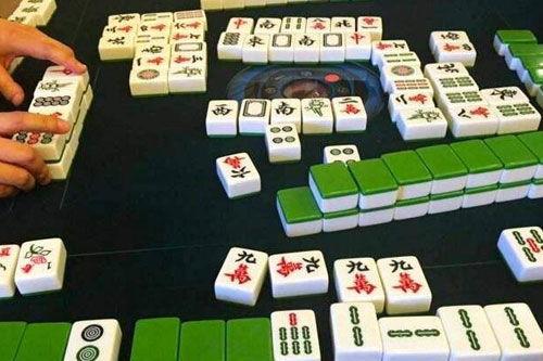 网红吃瓜打麻将视频,欢乐瞬间引网友热议