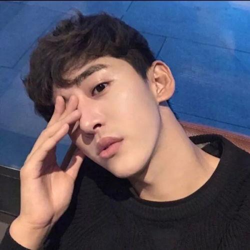 网红帅哥吃瓜图片高清大图,高清大图揭秘瓜界风云